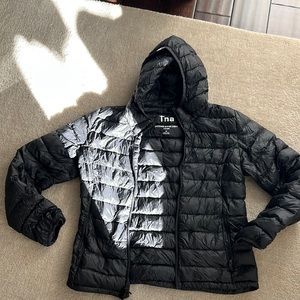 Aritzia light puffer jacket